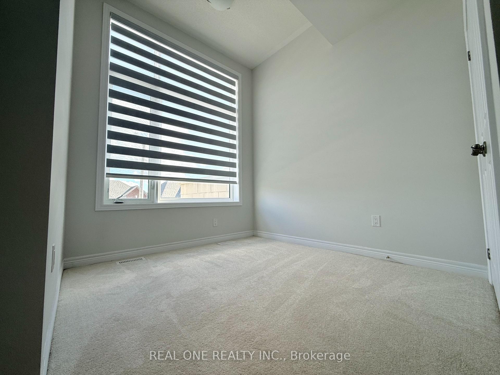 Photo 21 of 26 Yarl Drive, Markham, Middlefield — HOMEH
