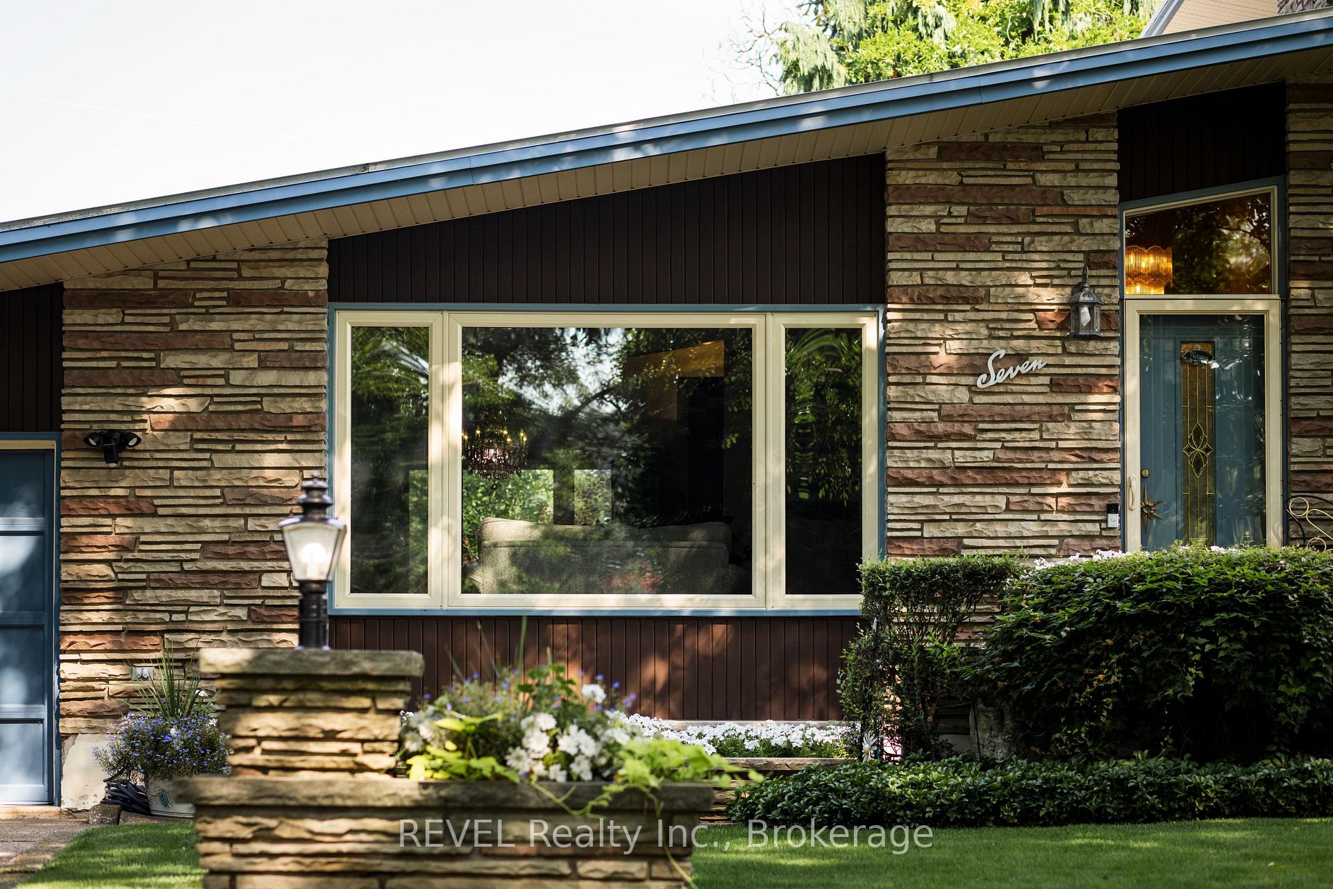 Photo 3 of 7 Glenayr Place, St. Catharines, Glendale/Glenridge — HOMEH
