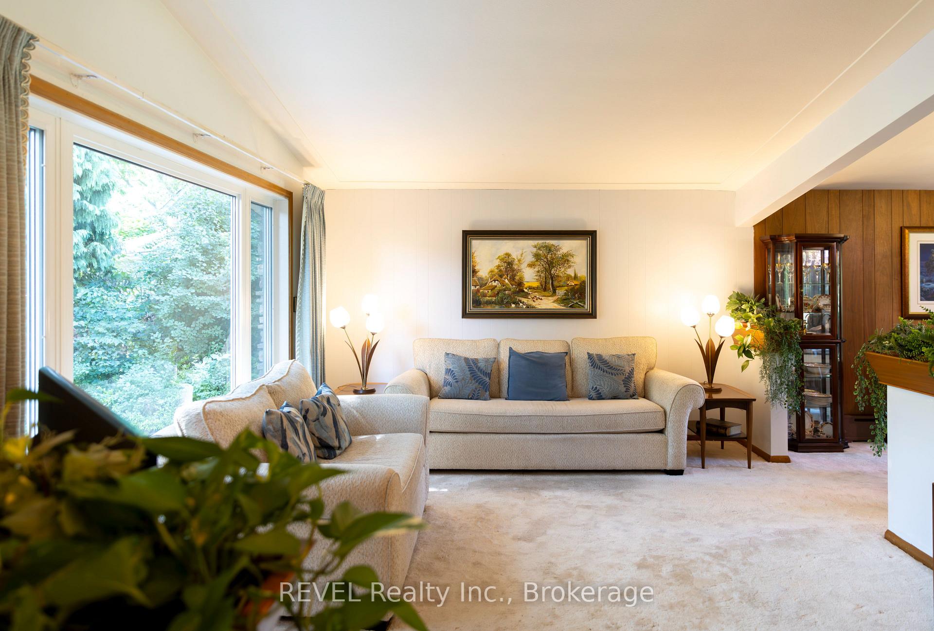 Photo 11 of 7 Glenayr Place, St. Catharines, Glendale/Glenridge — HOMEH