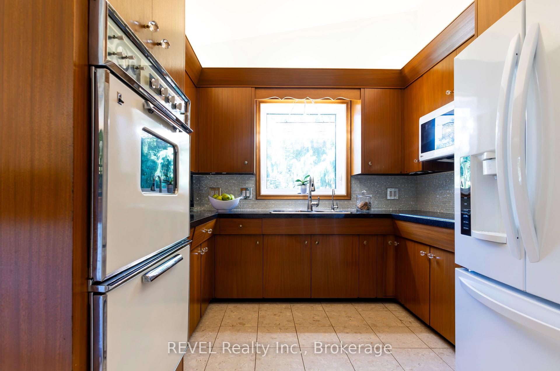 Photo 19 of 7 Glenayr Place, St. Catharines, Glendale/Glenridge — HOMEH