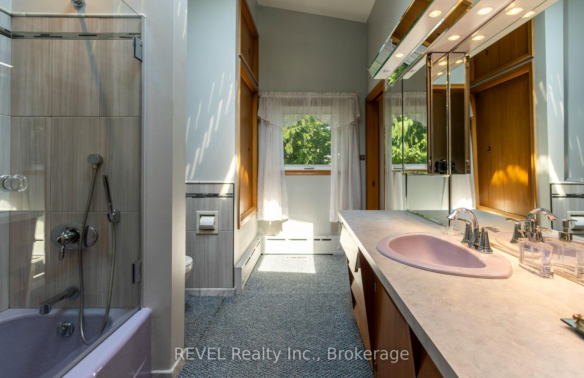 Photo 23 of 7 Glenayr Place, St. Catharines, Glendale/Glenridge — HOMEH