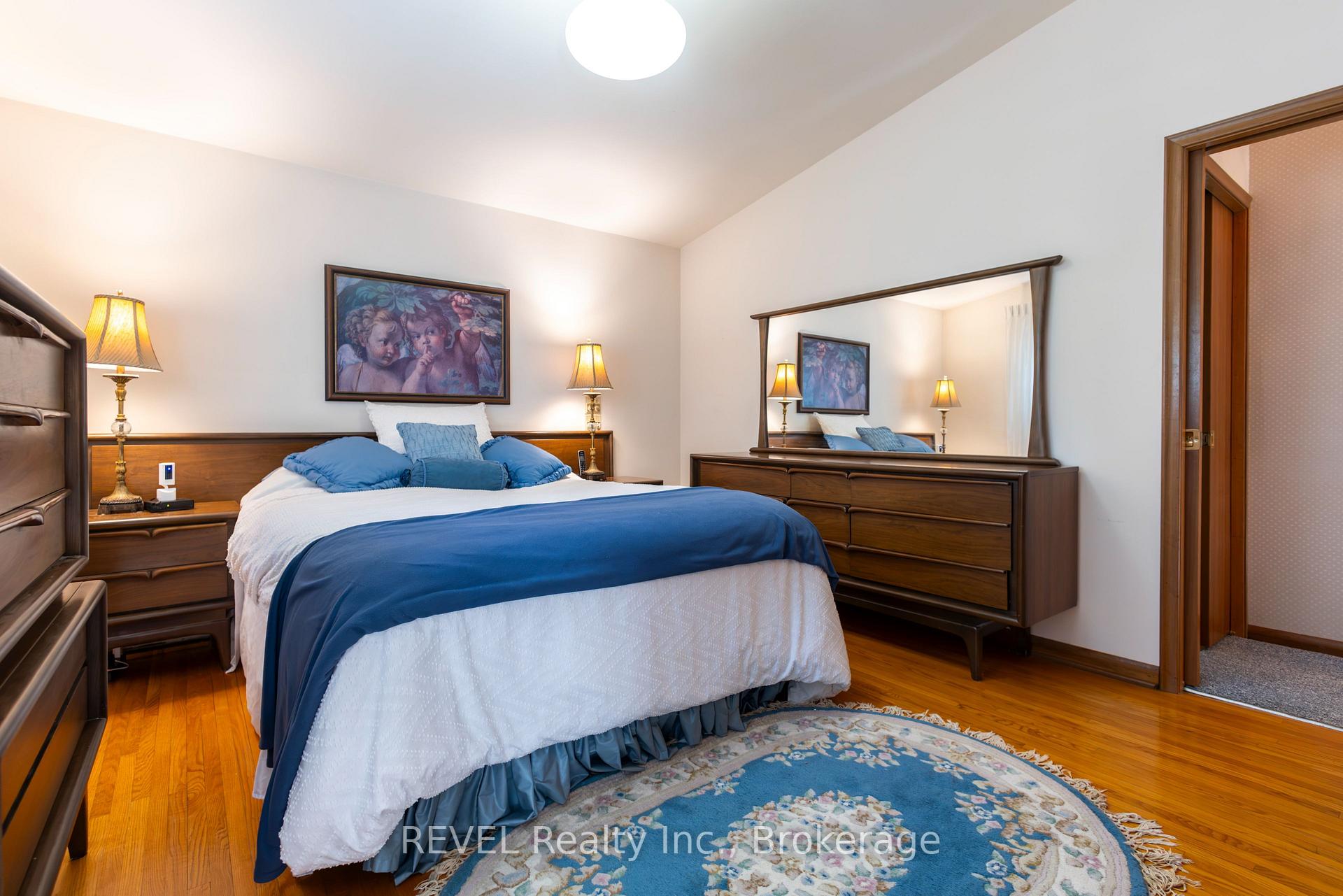 Photo 26 of 7 Glenayr Place, St. Catharines, Glendale/Glenridge — HOMEH