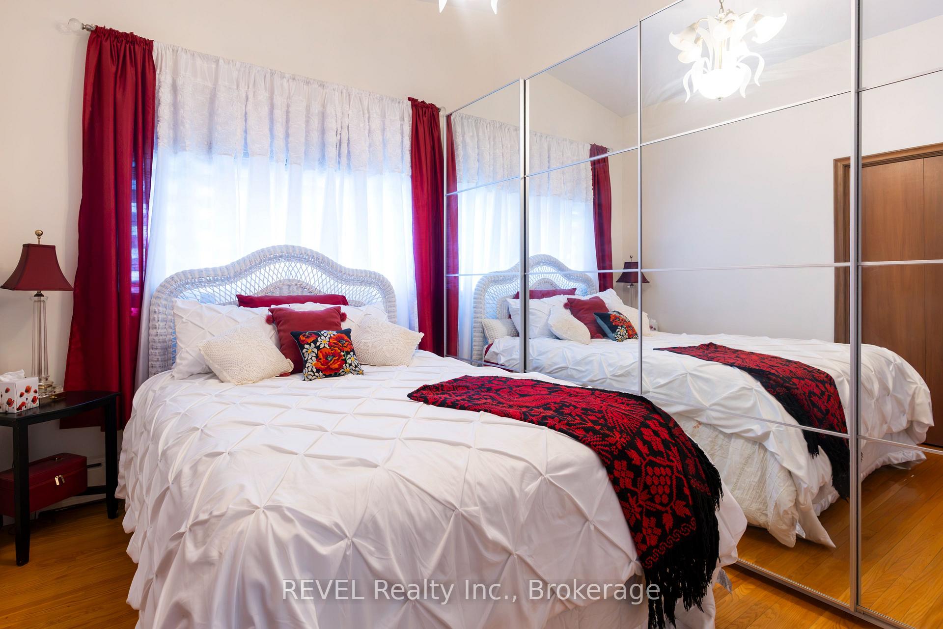 Photo 28 of 7 Glenayr Place, St. Catharines, Glendale/Glenridge — HOMEH