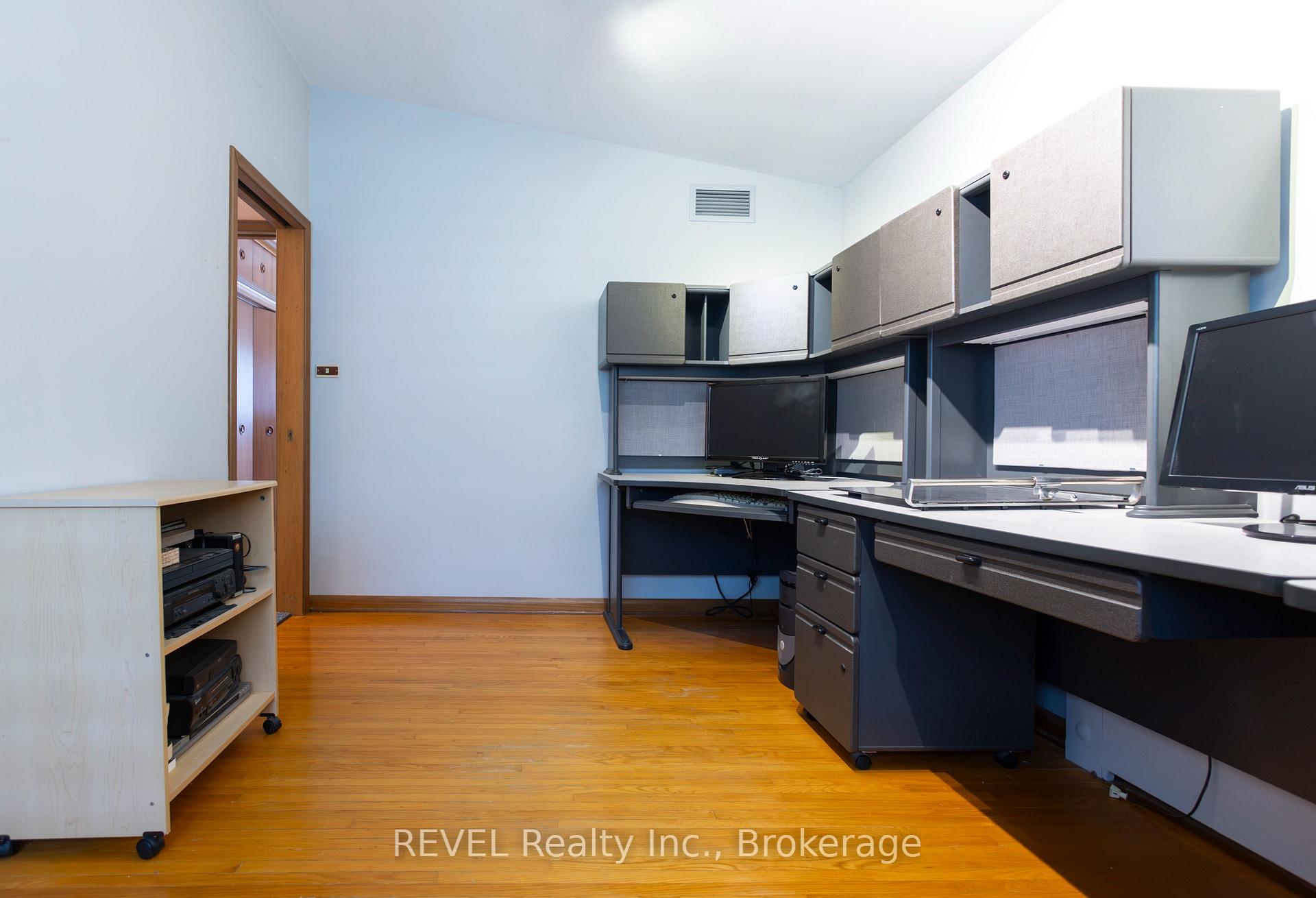 Photo 29 of 7 Glenayr Place, St. Catharines, Glendale/Glenridge — HOMEH
