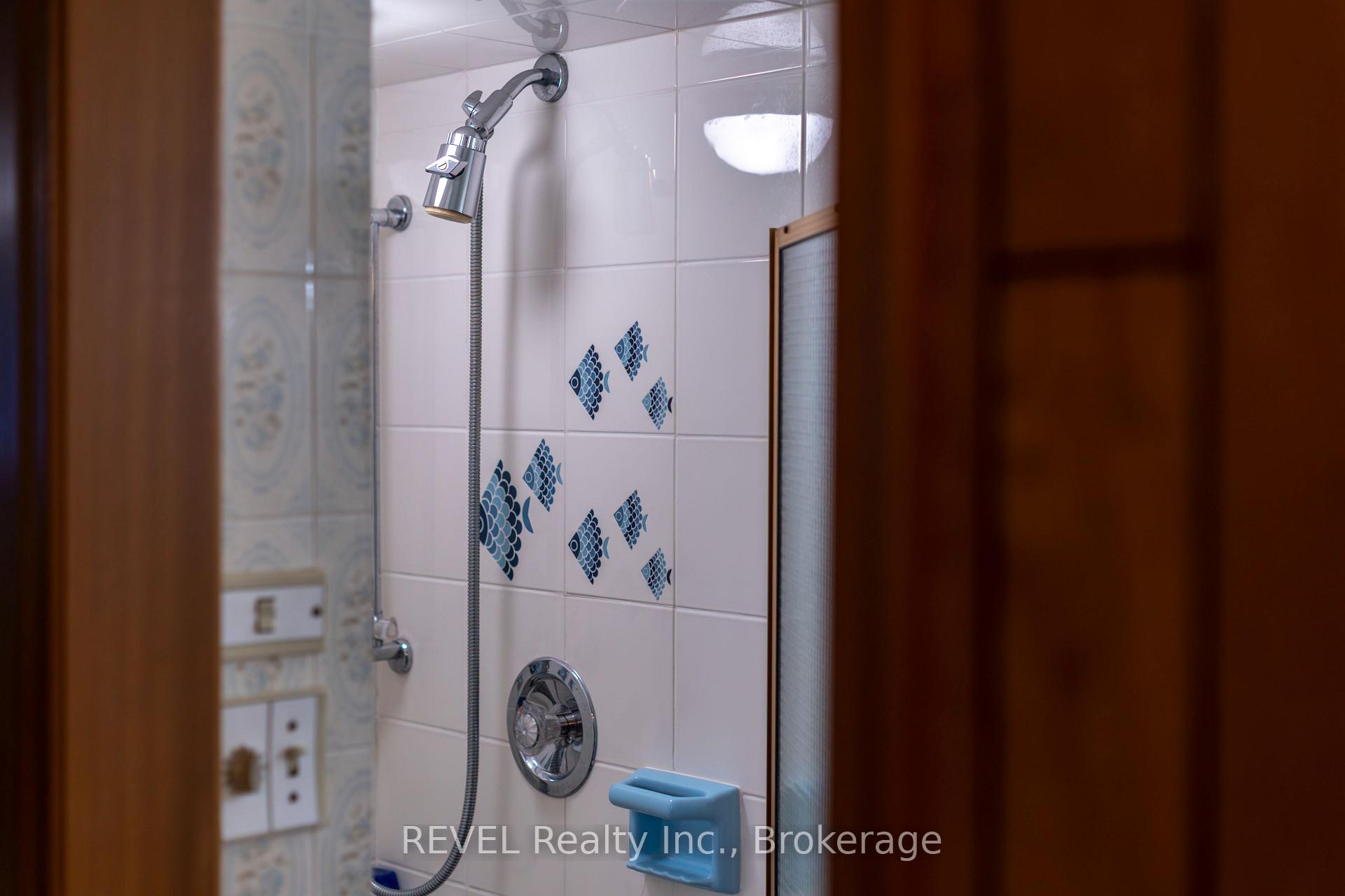 Photo 33 of 7 Glenayr Place, St. Catharines, Glendale/Glenridge — HOMEH