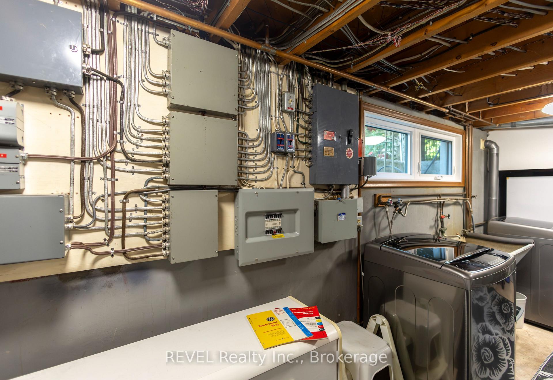 Photo 39 of 7 Glenayr Place, St. Catharines, Glendale/Glenridge — HOMEH
