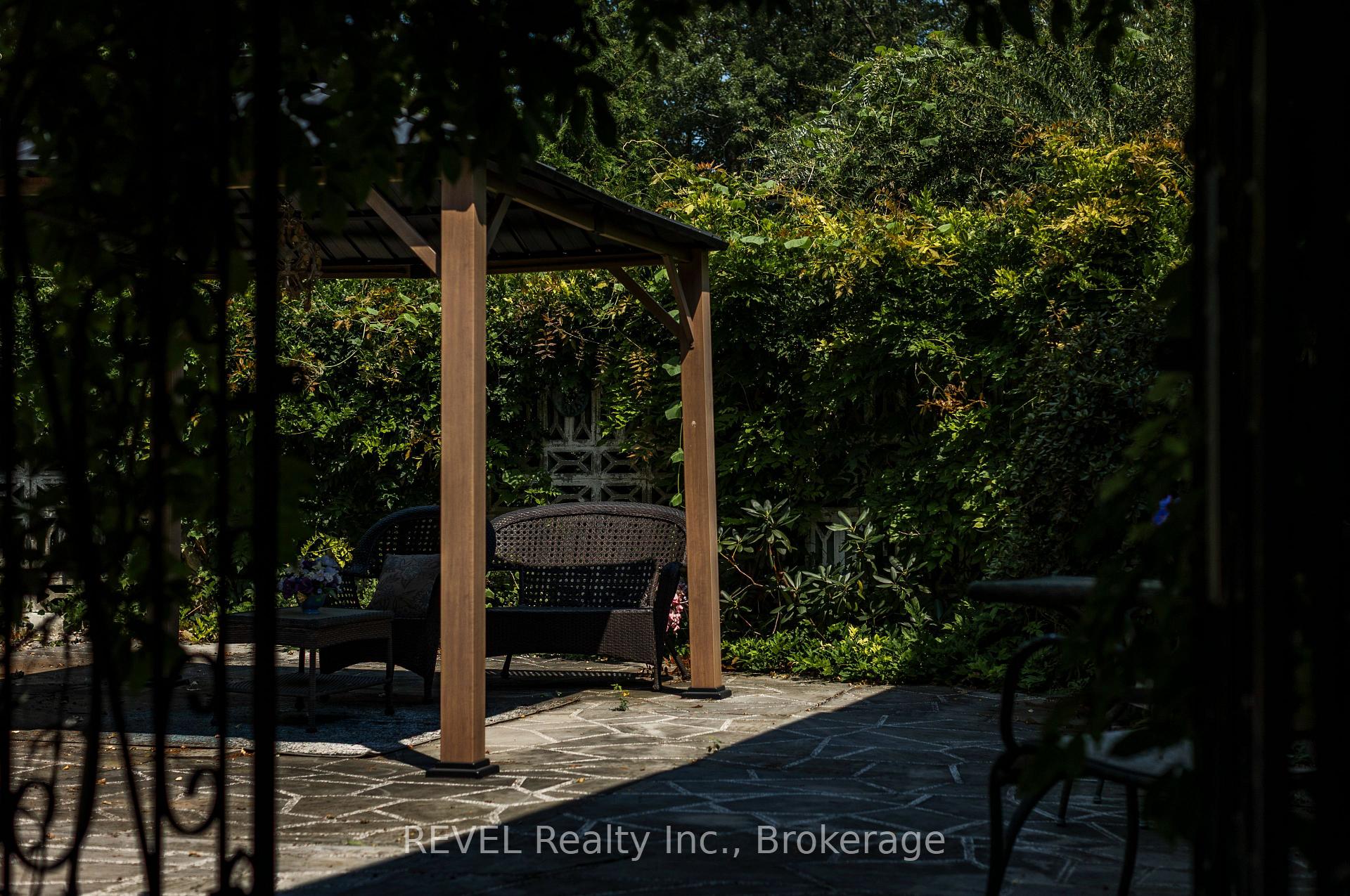 Photo 45 of 7 Glenayr Place, St. Catharines, Glendale/Glenridge — HOMEH
