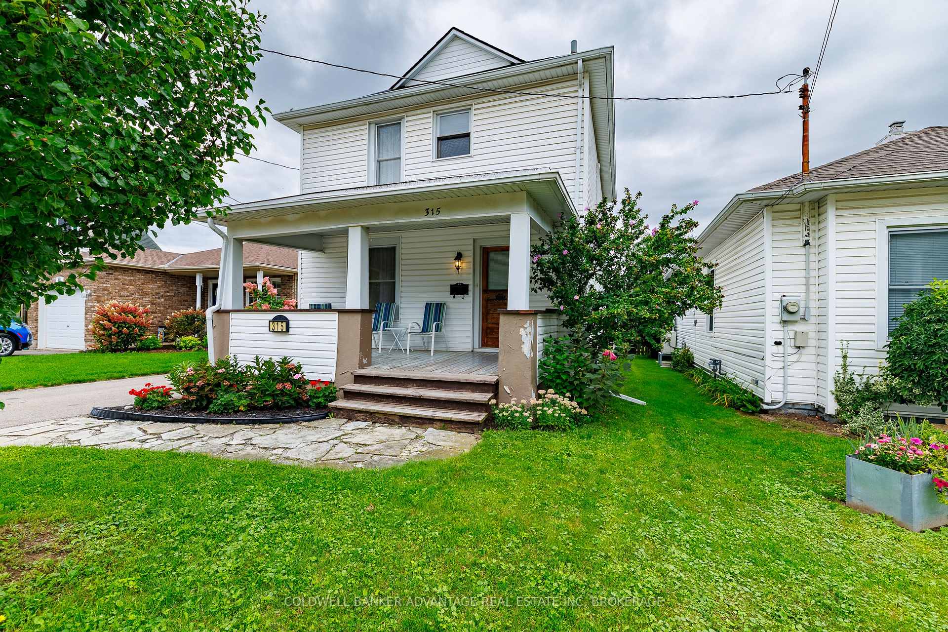 Photo 2 of 315 Aqueduct Street, Welland, N. Welland — HOMEH