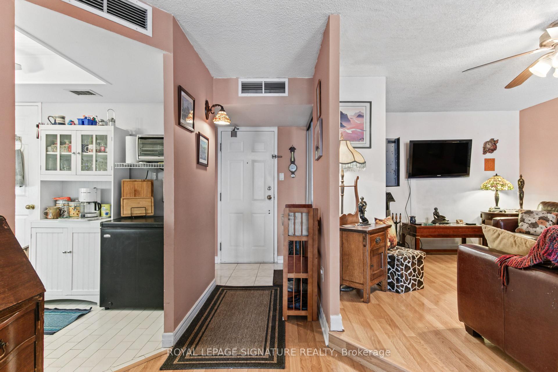 Photo 6 of Unit 722, 65 Scadding Avenue, Toronto, Waterfront Communities — HOMEH