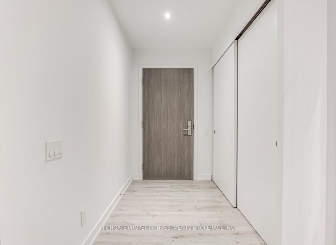 Photo 2 of Unit 228, 161 Roehampton Avenue, Toronto, Mount Pleasant West — HOMEH