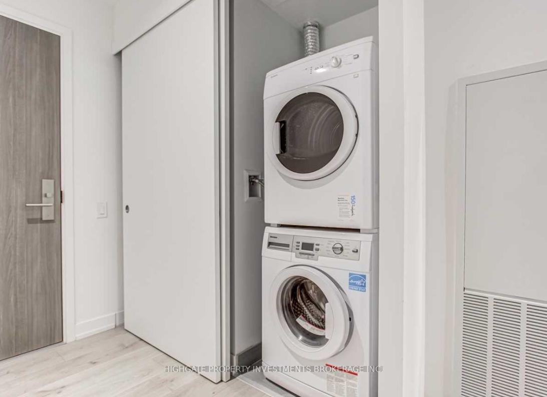 Photo 4 of Unit 228, 161 Roehampton Avenue, Toronto, Mount Pleasant West — HOMEH