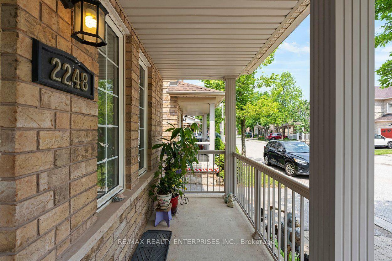 Photo 4 of 2248 Seton Crescent, Burlington, Orchard — HOMEH