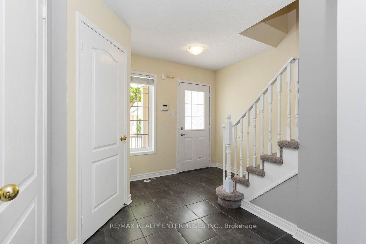 Photo 5 of 2248 Seton Crescent, Burlington, Orchard — HOMEH