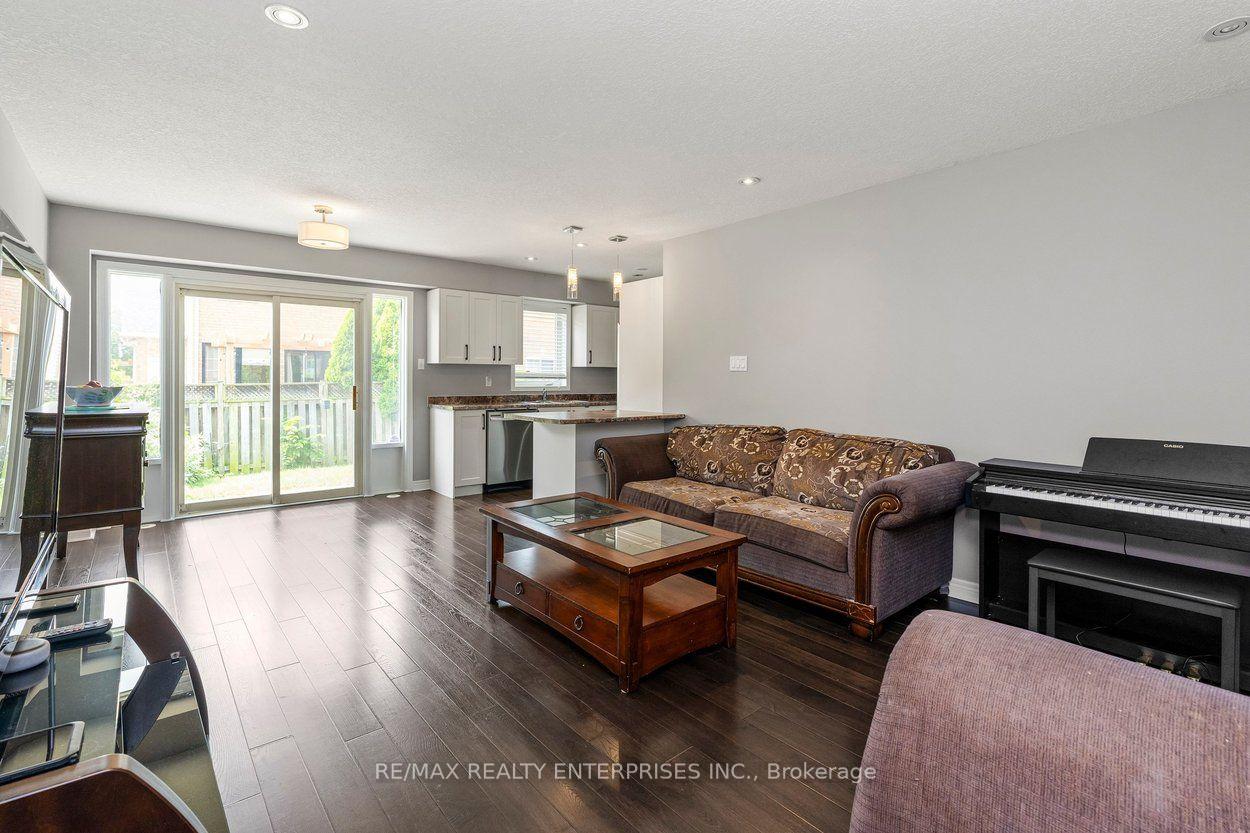 Photo 9 of 2248 Seton Crescent, Burlington, Orchard — HOMEH
