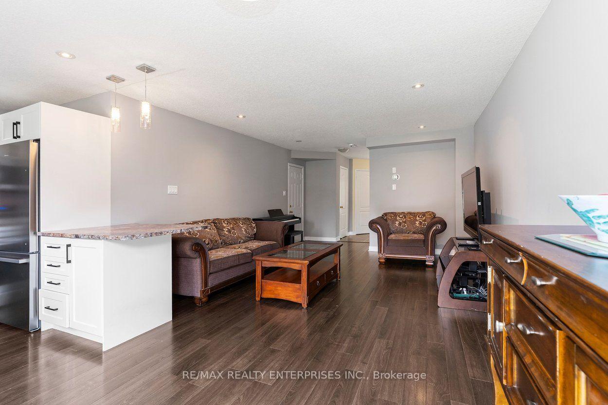 Photo 10 of 2248 Seton Crescent, Burlington, Orchard — HOMEH