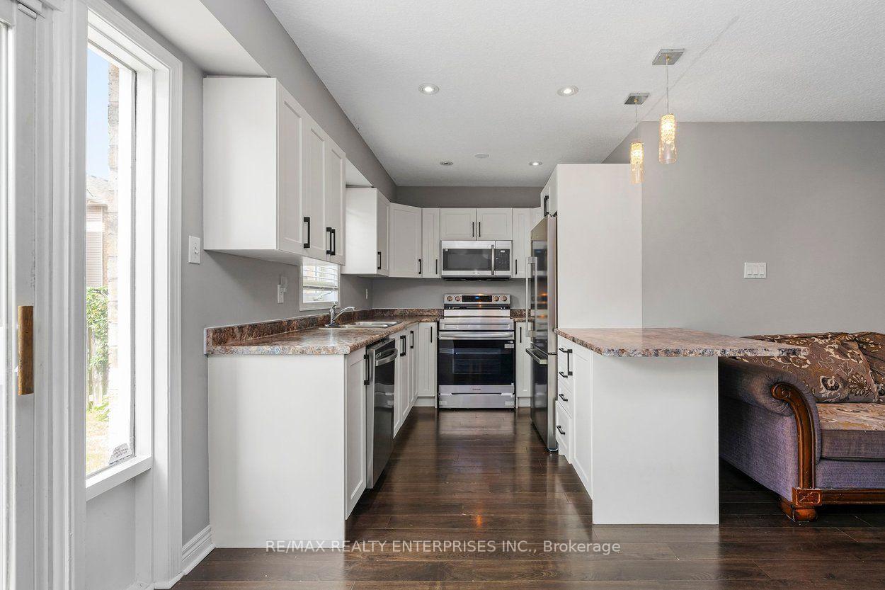Photo 11 of 2248 Seton Crescent, Burlington, Orchard — HOMEH