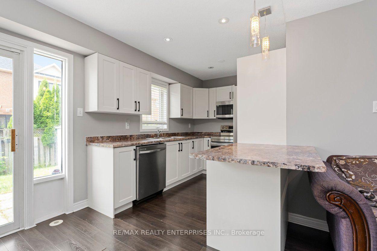 Photo 12 of 2248 Seton Crescent, Burlington, Orchard — HOMEH