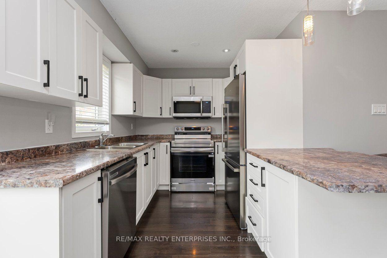 Photo 13 of 2248 Seton Crescent, Burlington, Orchard — HOMEH