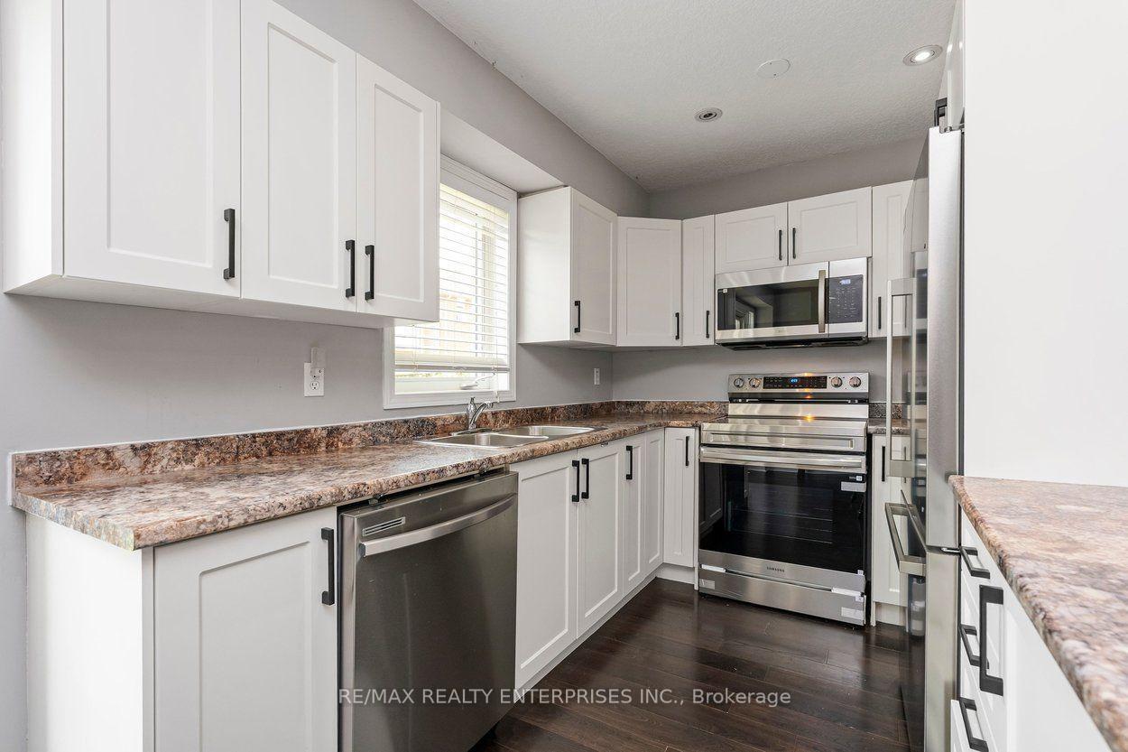 Photo 14 of 2248 Seton Crescent, Burlington, Orchard — HOMEH