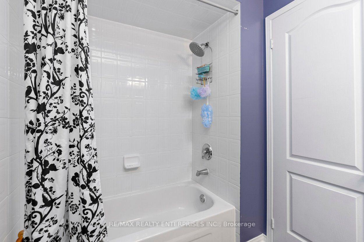 Photo 29 of 2248 Seton Crescent, Burlington, Orchard — HOMEH