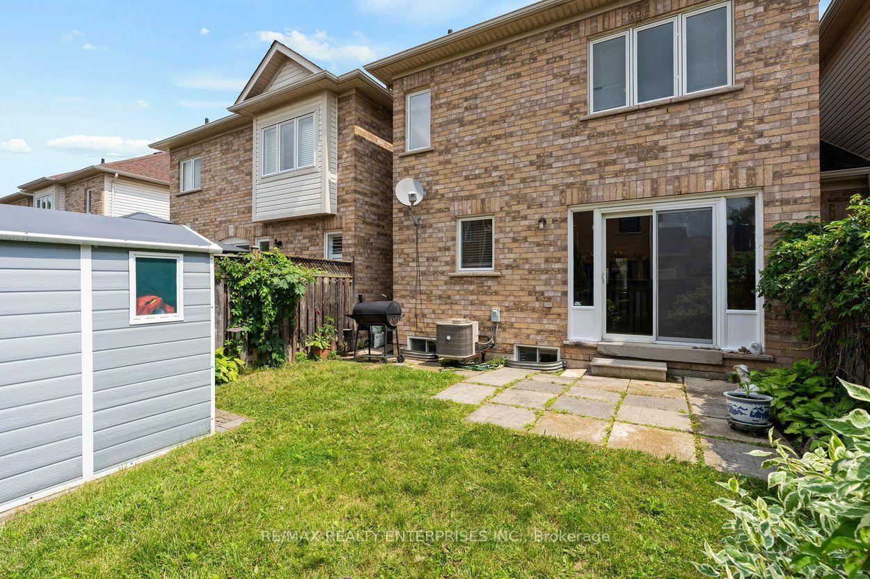 Photo 33 of 2248 Seton Crescent, Burlington, Orchard — HOMEH