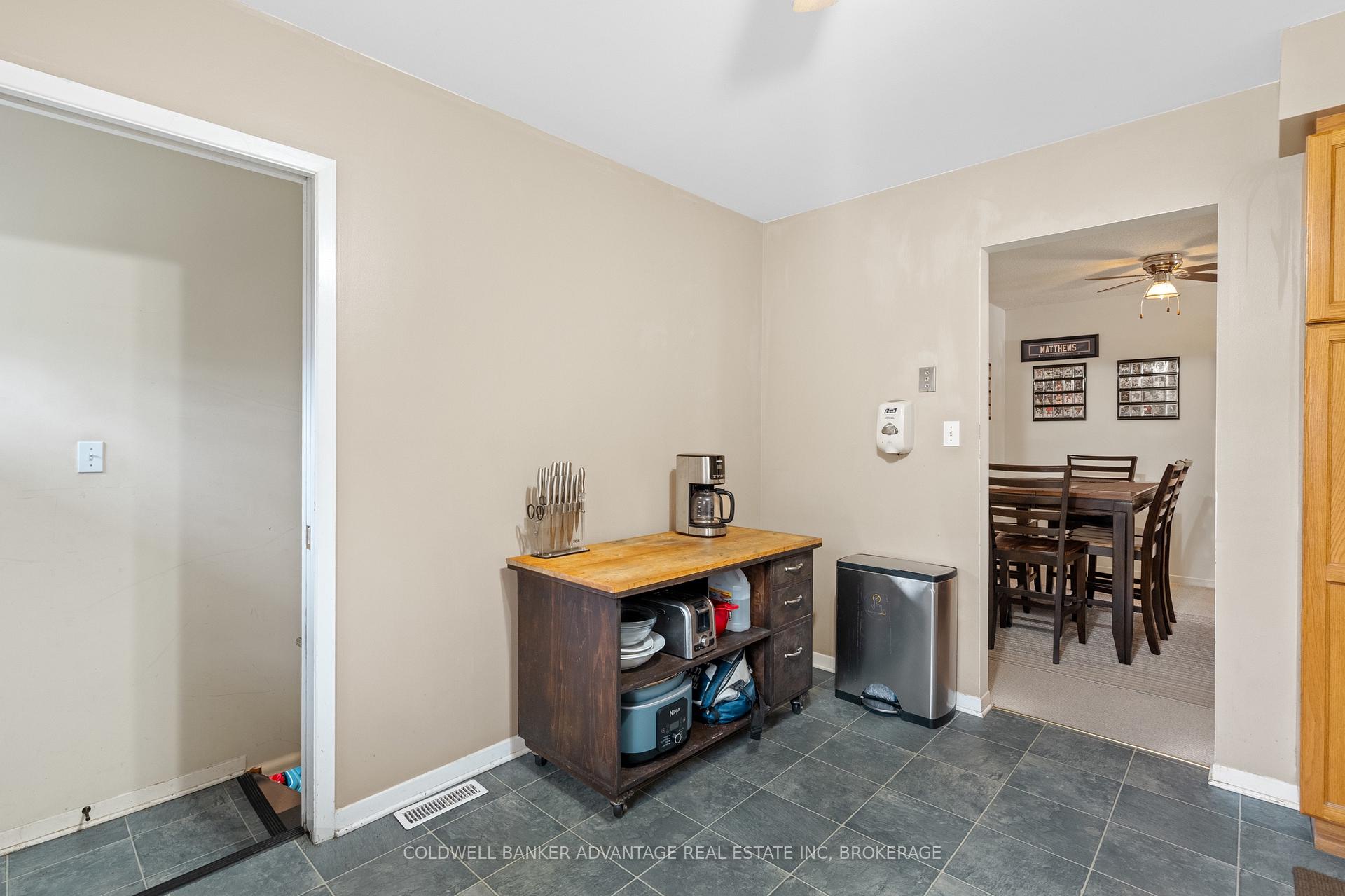 Photo 14 of 18 Joshua Court, Welland, Broadway — HOMEH