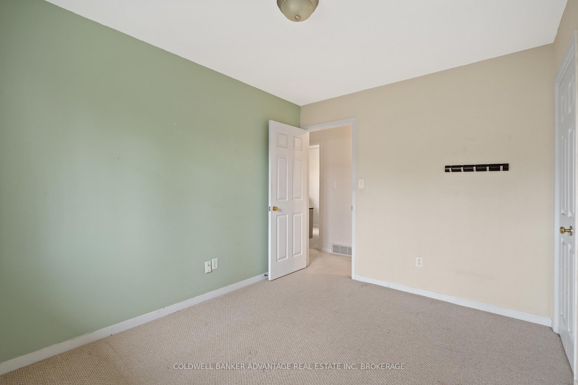Photo 18 of 18 Joshua Court, Welland, Broadway — HOMEH