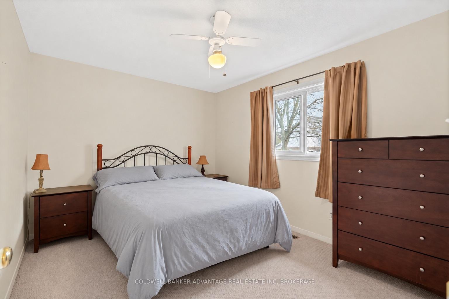 Photo 19 of 18 Joshua Court, Welland, Broadway — HOMEH