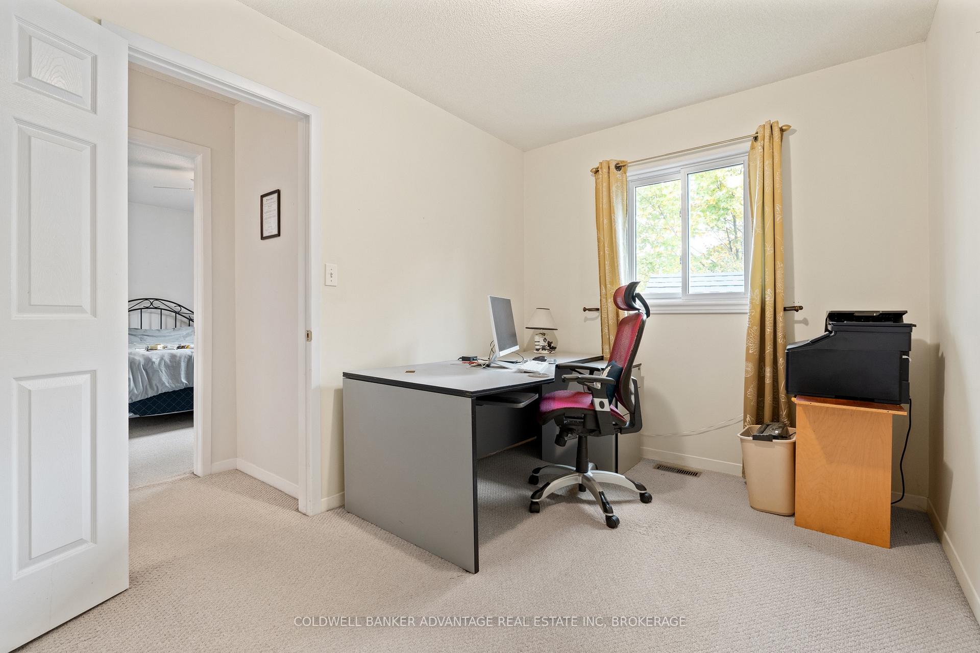 Photo 21 of 18 Joshua Court, Welland, Broadway — HOMEH
