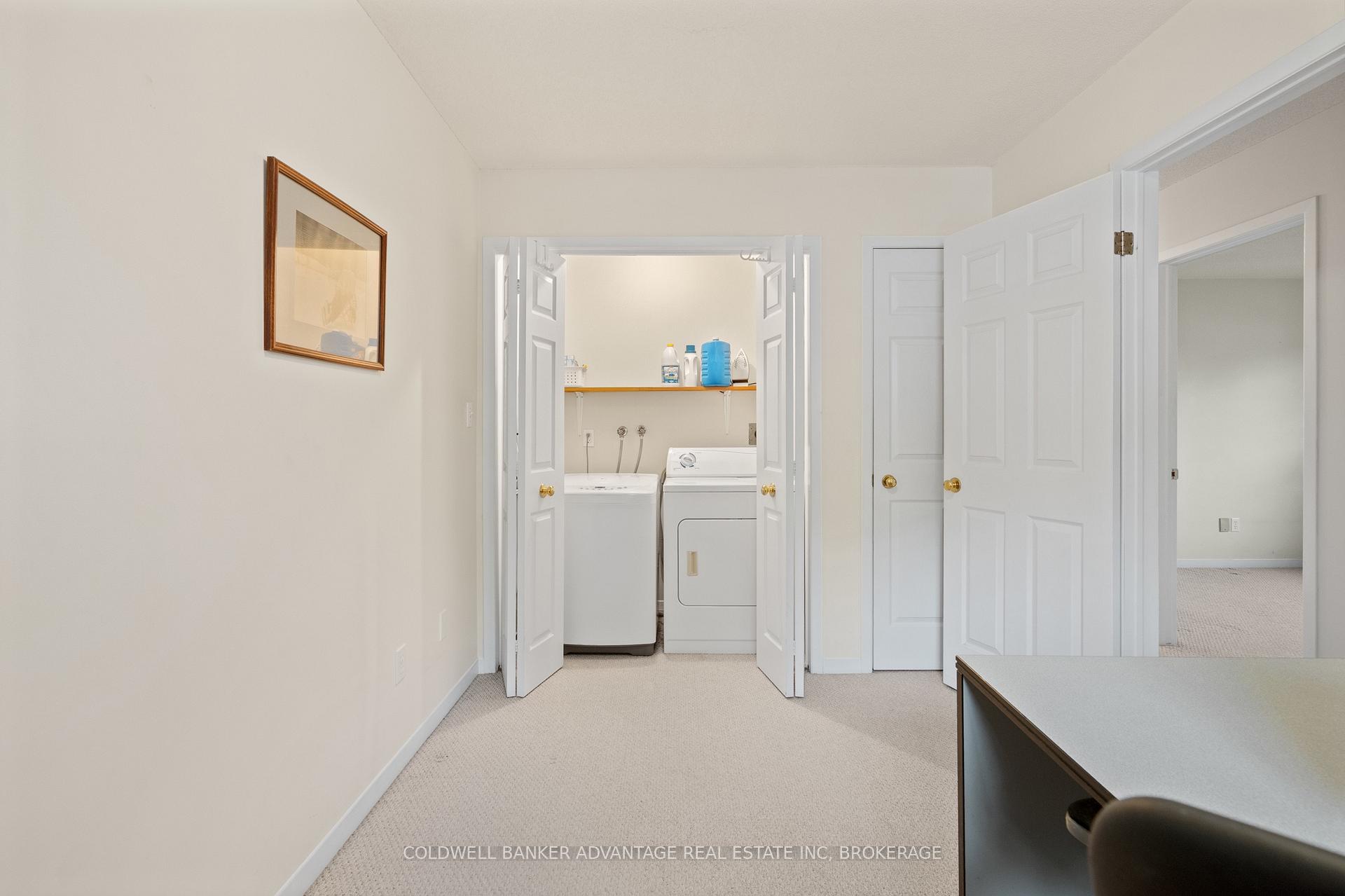 Photo 22 of 18 Joshua Court, Welland, Broadway — HOMEH