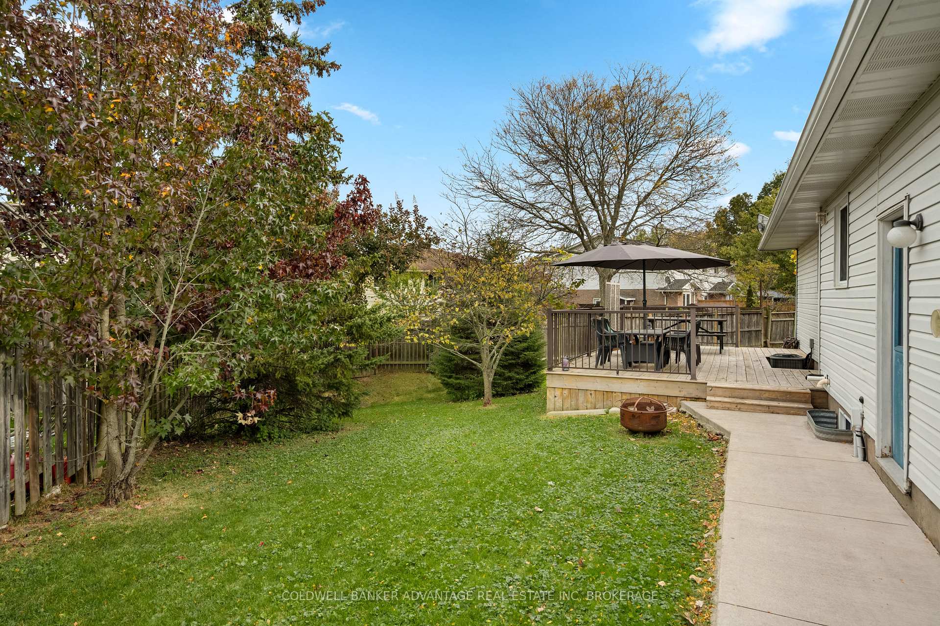 Photo 26 of 18 Joshua Court, Welland, Broadway — HOMEH