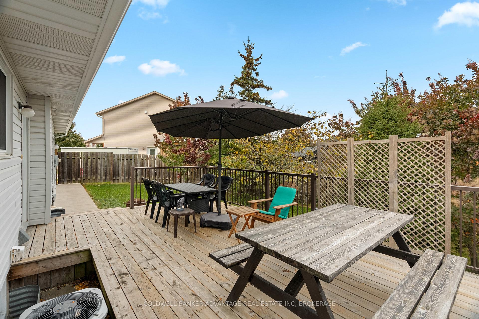 Photo 28 of 18 Joshua Court, Welland, Broadway — HOMEH