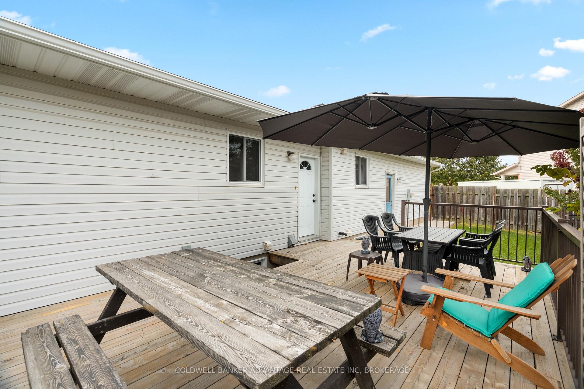 Photo 31 of 18 Joshua Court, Welland, Broadway — HOMEH