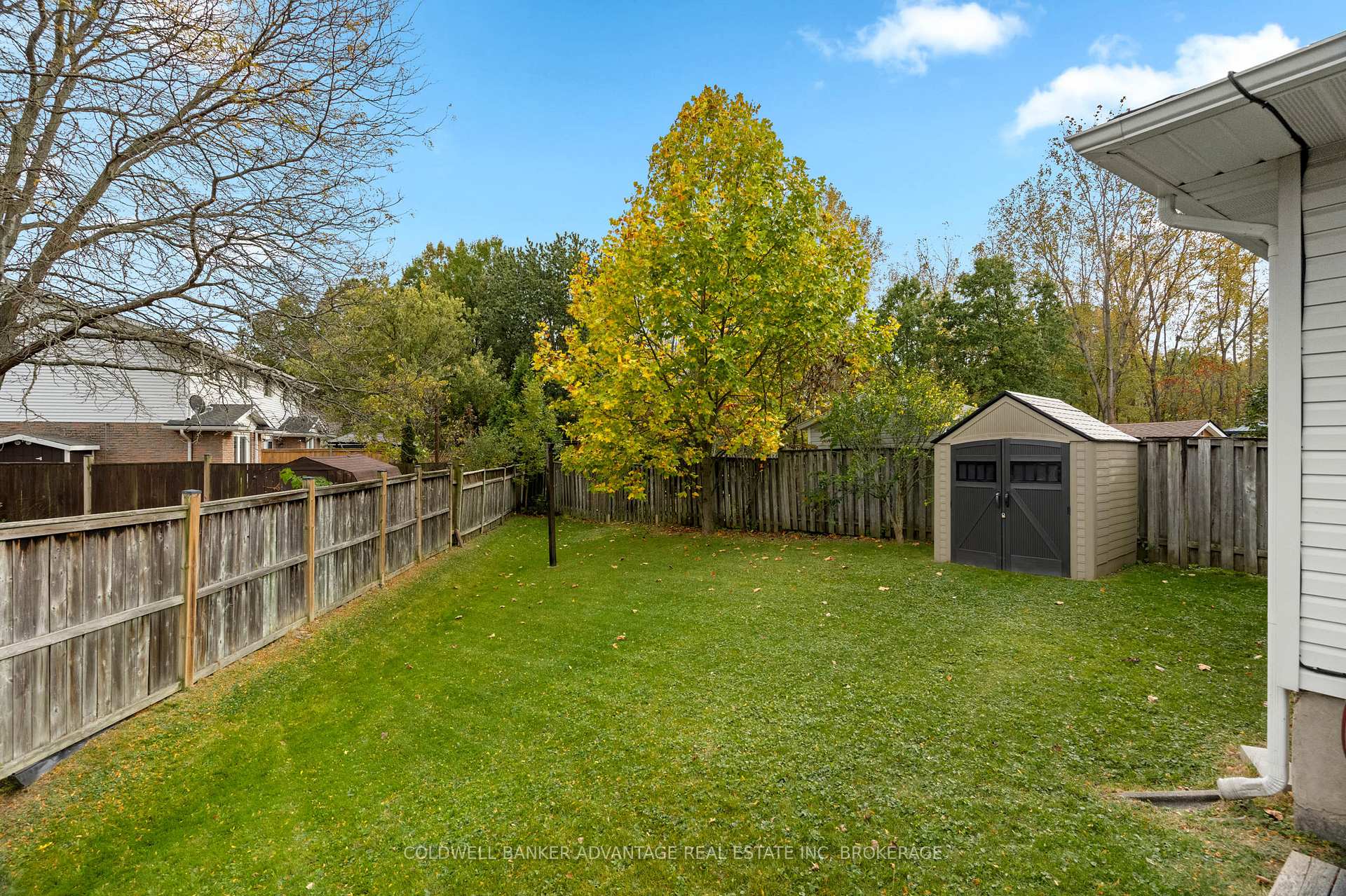 Photo 32 of 18 Joshua Court, Welland, Broadway — HOMEH