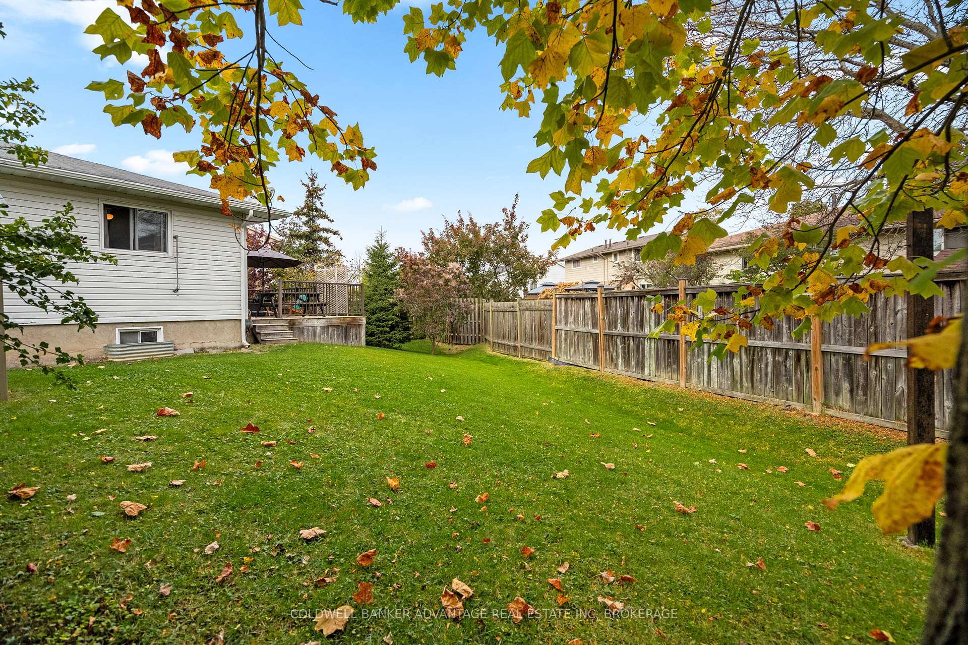Photo 33 of 18 Joshua Court, Welland, Broadway — HOMEH