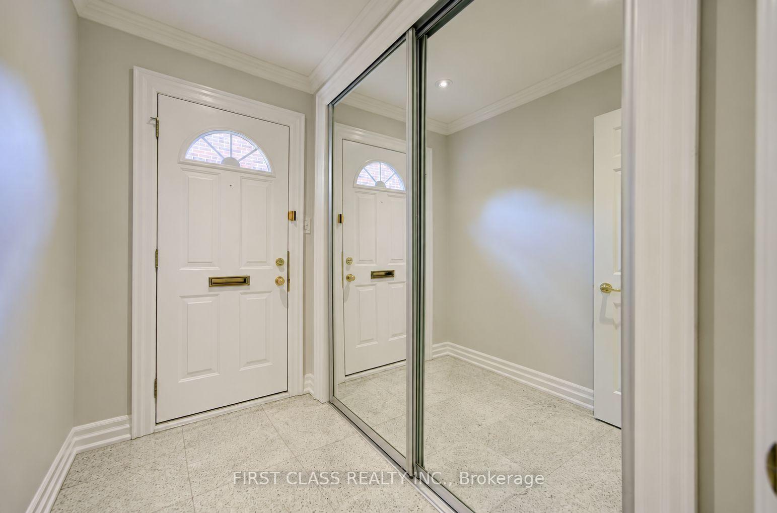 Photo 10 of 54 Magpie Crescent, North York, St. Andrew-Windfields — HOMEH