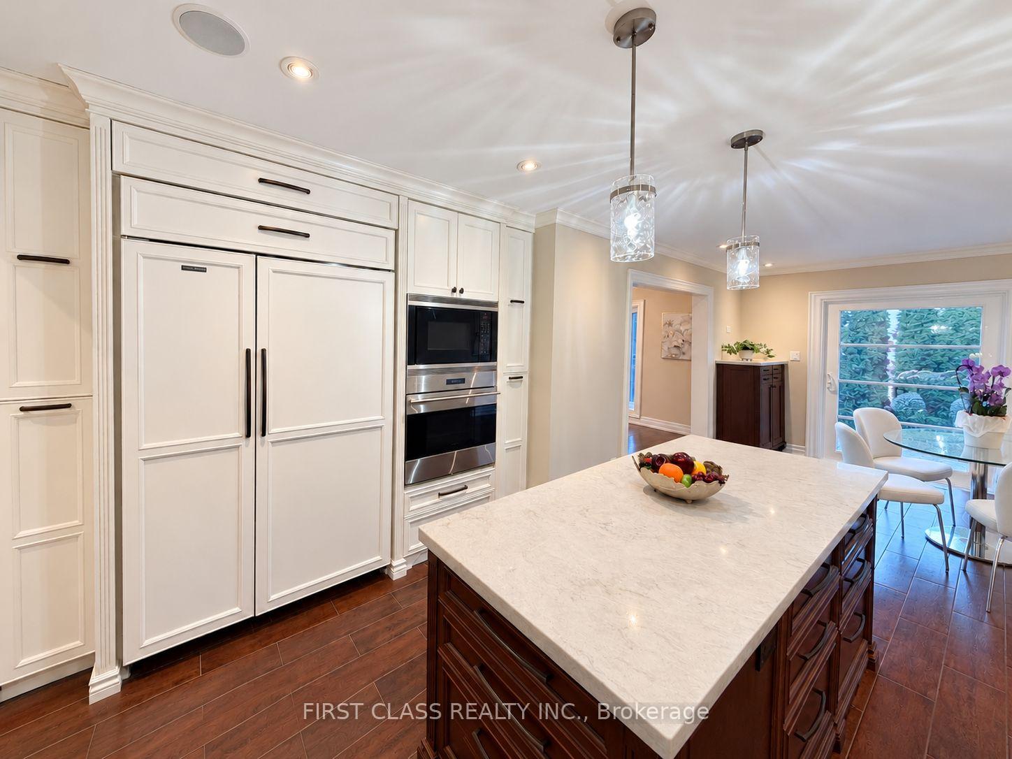 Photo 12 of 54 Magpie Crescent, North York, St. Andrew-Windfields — HOMEH