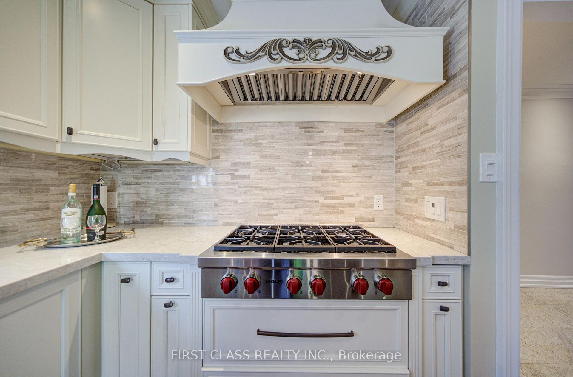 Photo 14 of 54 Magpie Crescent, North York, St. Andrew-Windfields — HOMEH