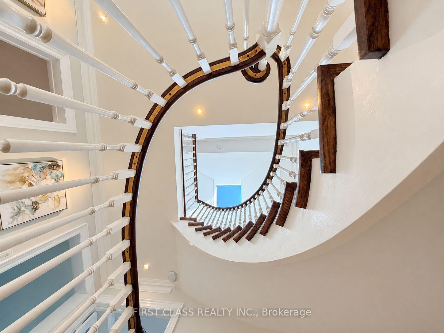Photo 19 of 54 Magpie Crescent, North York, St. Andrew-Windfields — HOMEH