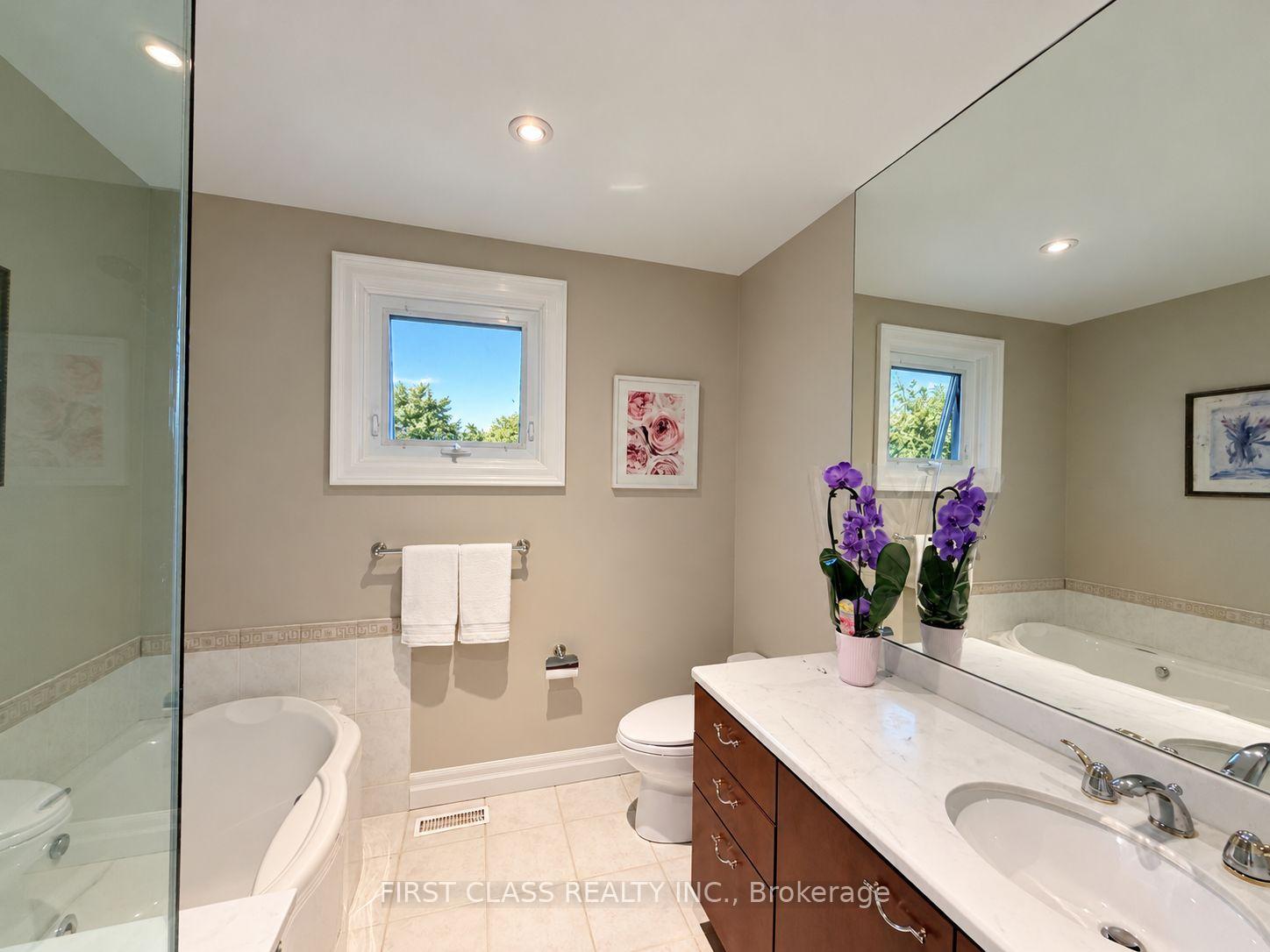 Photo 24 of 54 Magpie Crescent, North York, St. Andrew-Windfields — HOMEH