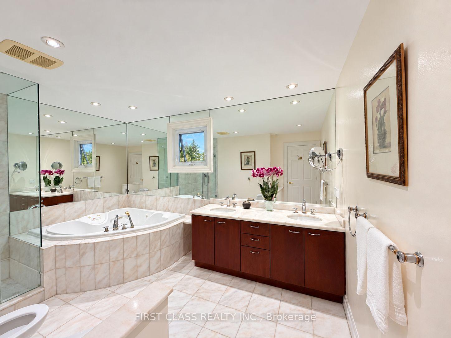 Photo 26 of 54 Magpie Crescent, North York, St. Andrew-Windfields — HOMEH