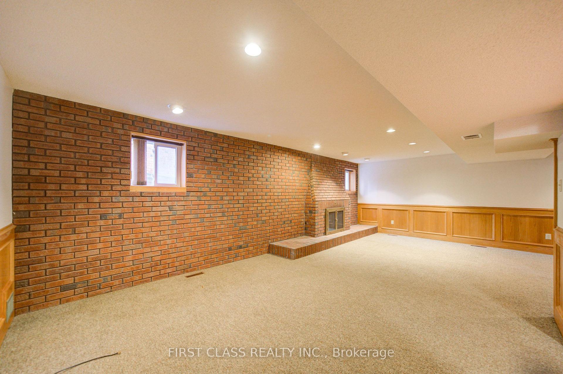 Photo 35 of 54 Magpie Crescent, North York, St. Andrew-Windfields — HOMEH