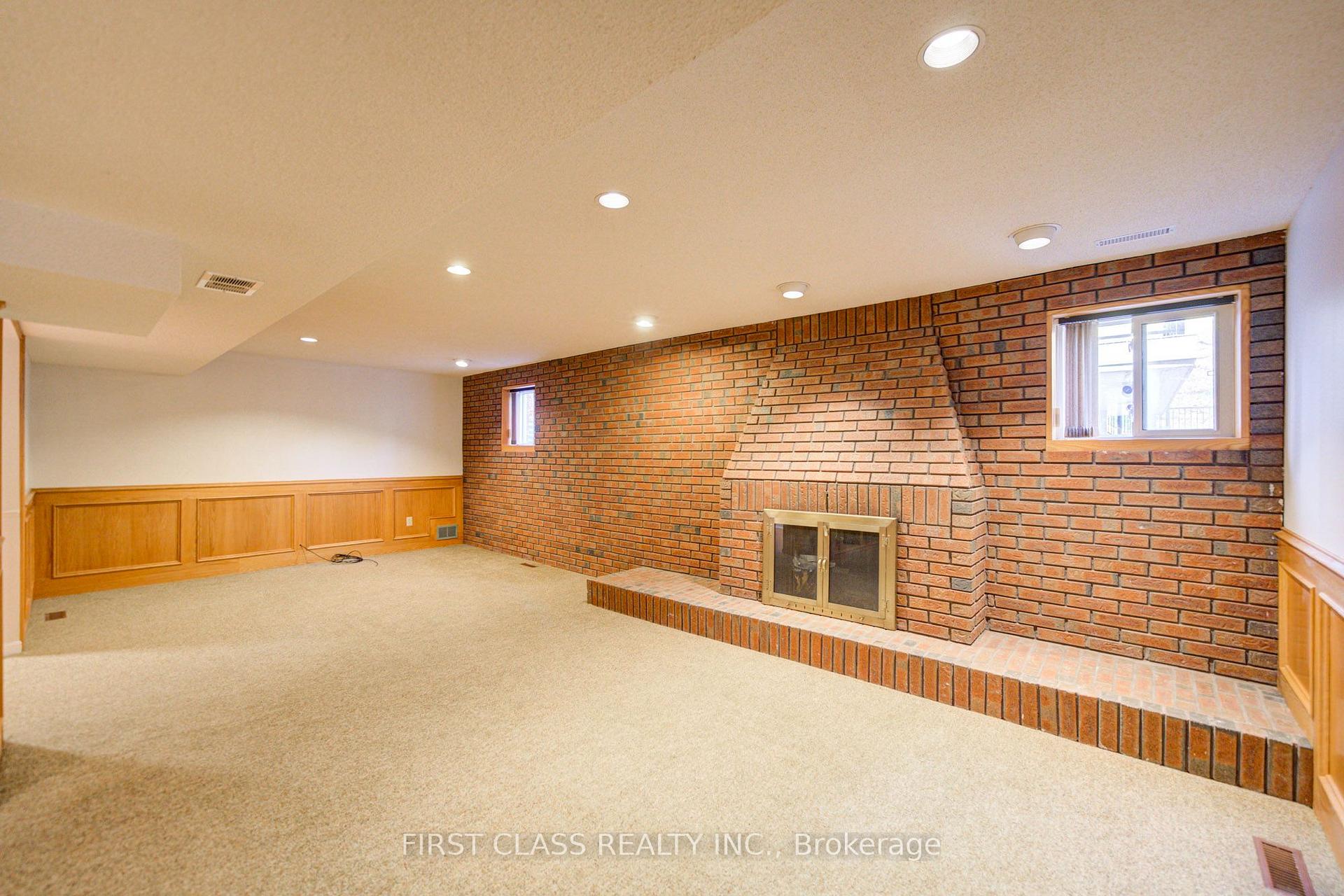 Photo 36 of 54 Magpie Crescent, North York, St. Andrew-Windfields — HOMEH