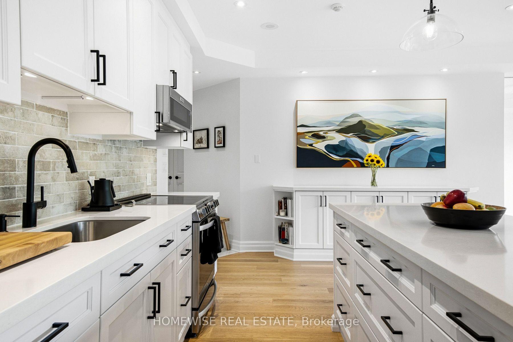 Photo 5 of Unit 403, 11 Soho Street, Toronto, Waterfront Communities — HOMEH