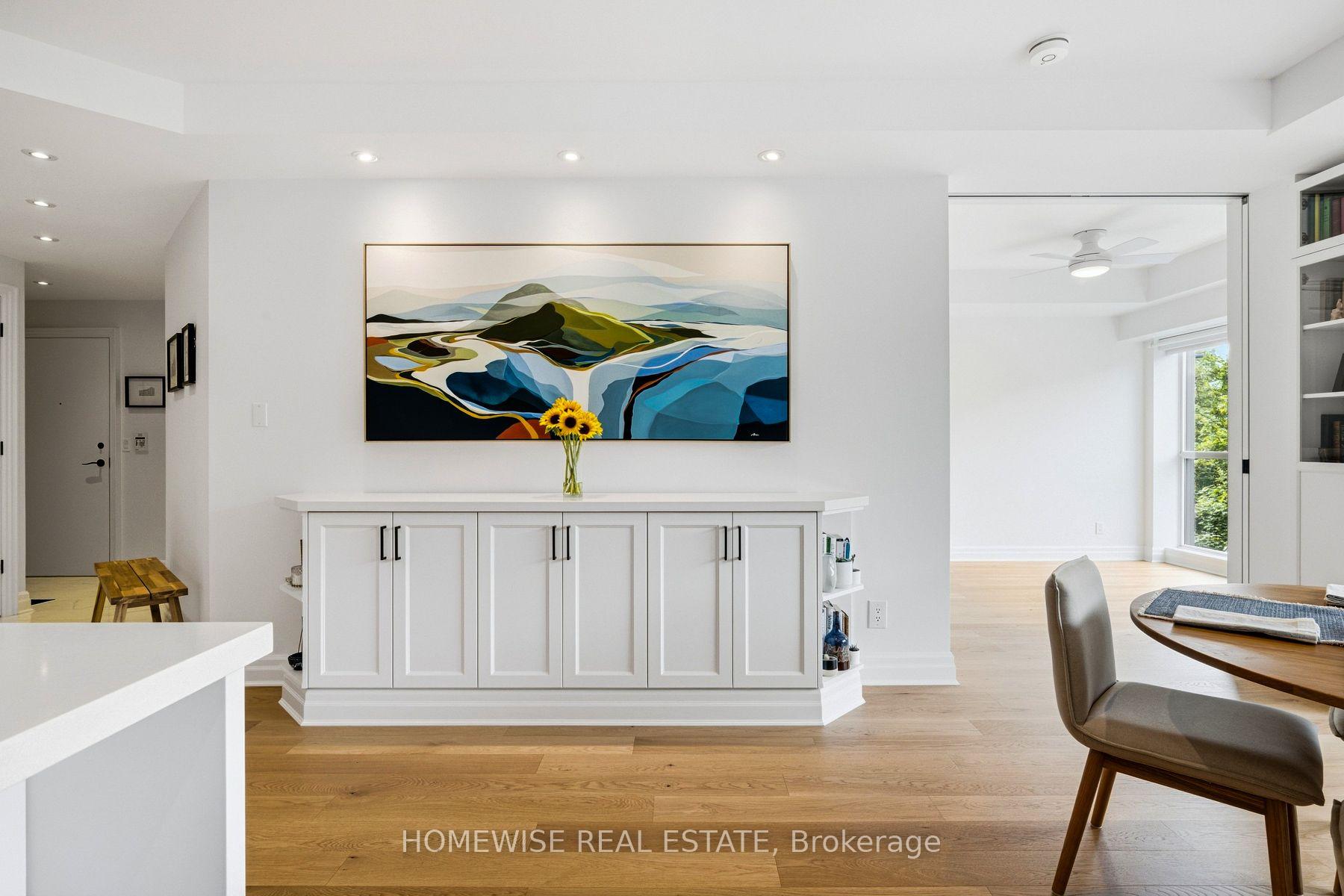 Photo 6 of Unit 403, 11 Soho Street, Toronto, Waterfront Communities — HOMEH