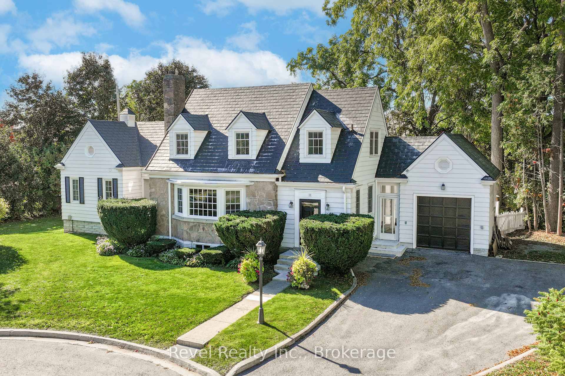 Photo 1 of 13 Sylvan Crescent, Kawartha Lakes, Lindsay — HOMEH