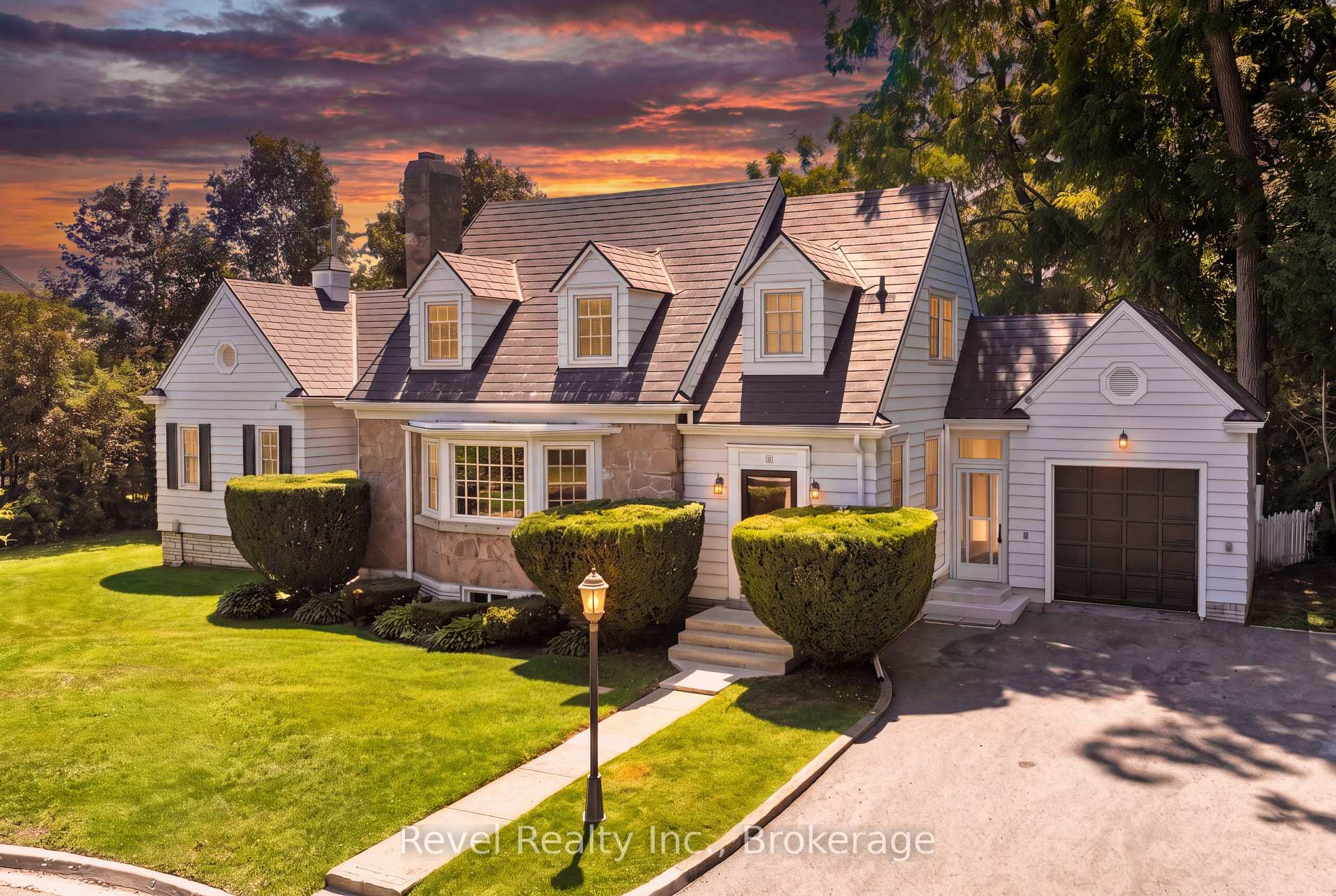 Photo 2 of 13 Sylvan Crescent, Kawartha Lakes, Lindsay — HOMEH