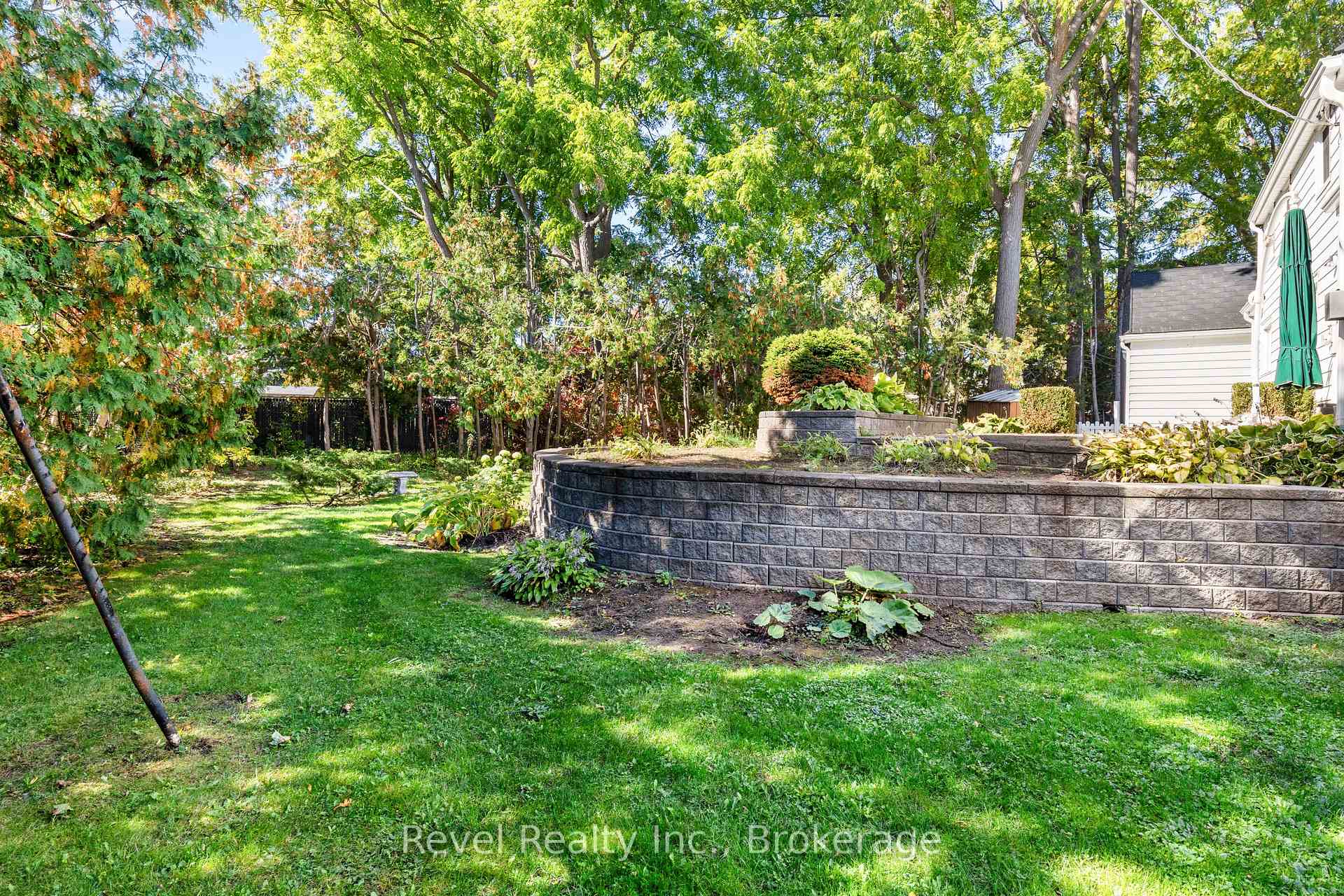 Photo 38 of 13 Sylvan Crescent, Kawartha Lakes, Lindsay — HOMEH