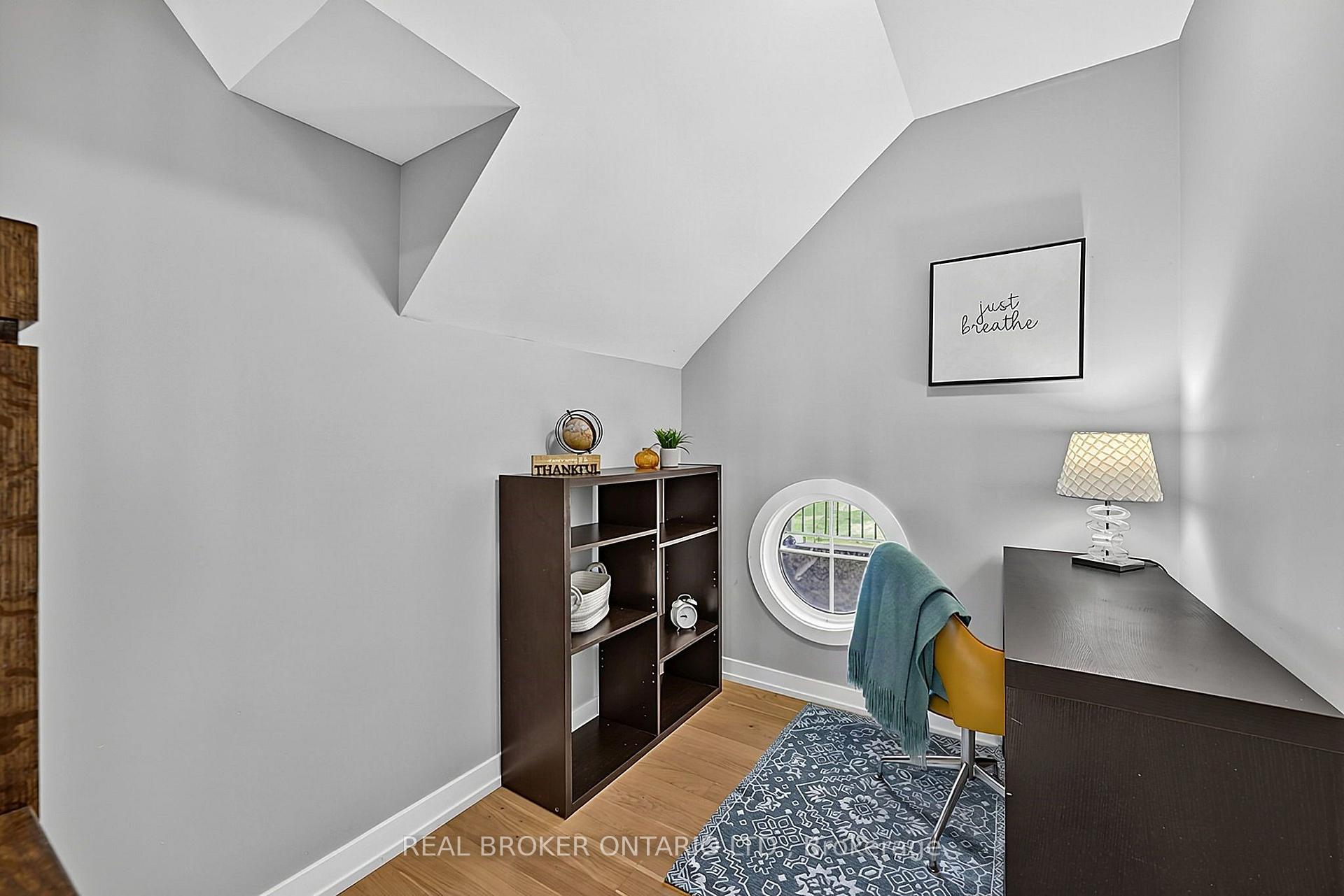 Photo 13 of 31 Lyall Stokes Circle, East Gwillimbury, Mt Albert — HOMEH
