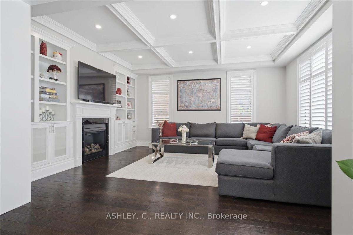 Photo 5 of 2177 Vineland Crescent, Oakville, River Oaks — HOMEH